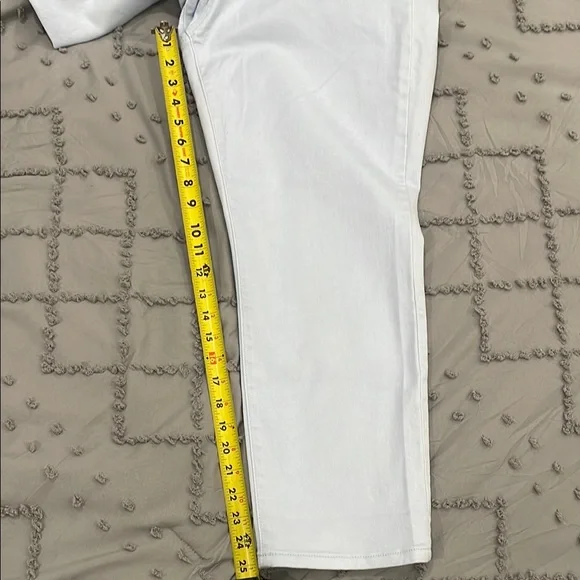 Style & Co Light Blue mid-rise Curvy Capri Jeans size 10 - Picture 11 of 11